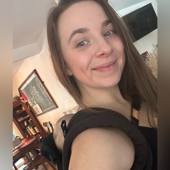 Like this listing to know when I’m live! - Picture 4 of 4